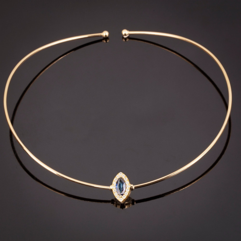 Maia, Collana
con pietra di colore e diamanti